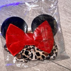 Minnie scrunchie